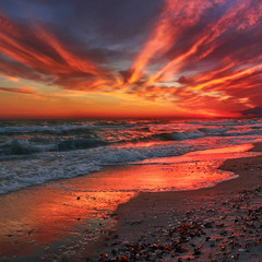 Драма сталася на небі і на морі після заходу сонця.