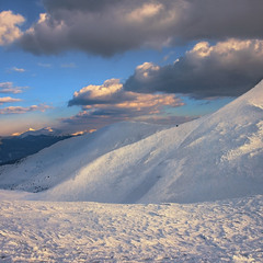 Сонце низенько, вечір Близниценько, спішу до тебе, моє серденько.