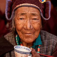 ТИБЕТСКИЕ ПОРТРЕТЫ #1. МОНАХИНИ. СТАРУХА. / TIBETAN PORTRAITS # 1. NUNS. THE OLD WOMAN.