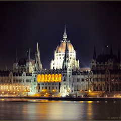Вечерний вид Парламента (Венгрия, Будапешт)
