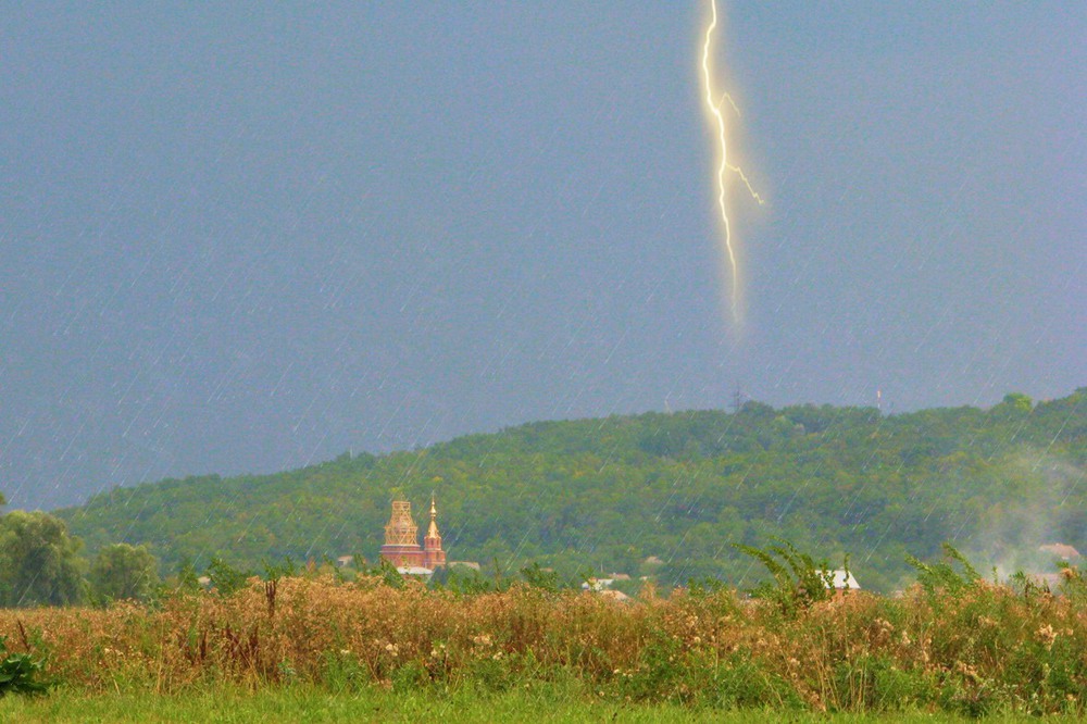 Майская гроза фото