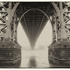 Под Манхеттенским мостом