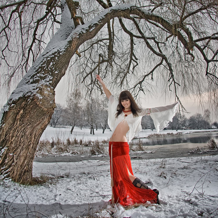 Дикий ветер. Юрий ветров фотограф. Юрий Раченков фотограф. Девушка красивая зима ветер фото. Анастасия Моспаленко winderwind.