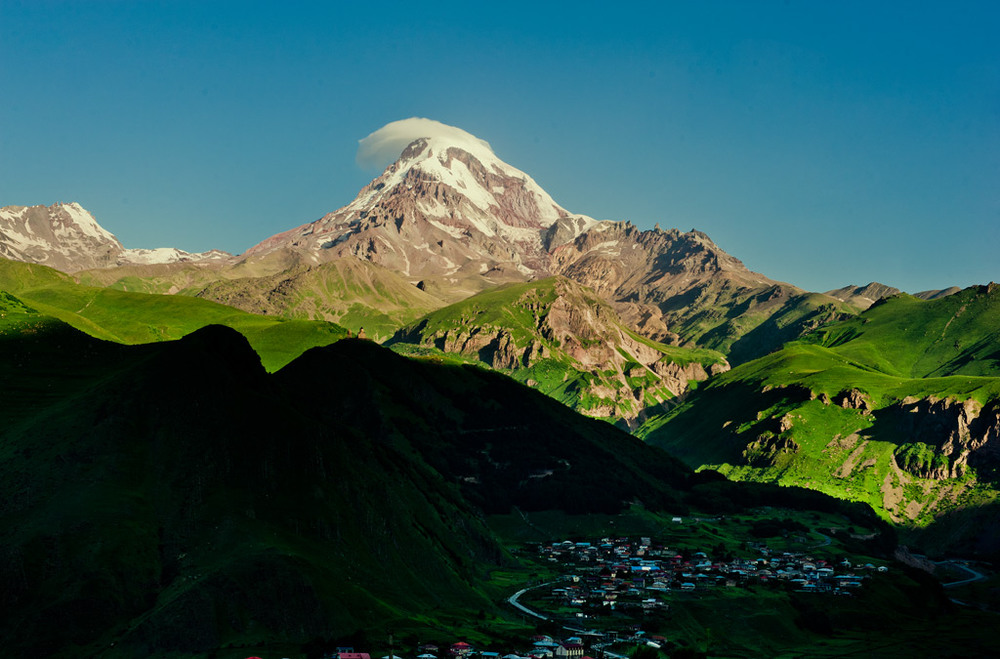 Гора казбек фото