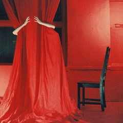 красный магритт. red room
