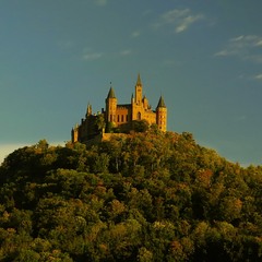 На горі хата гогенцоллерів