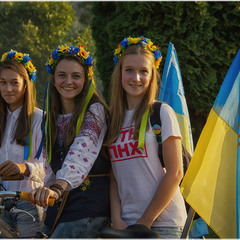 Українці! З святом!!