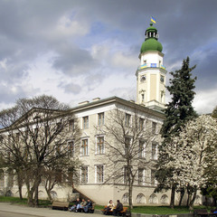 Весна в Дрогобыче (ратуша)