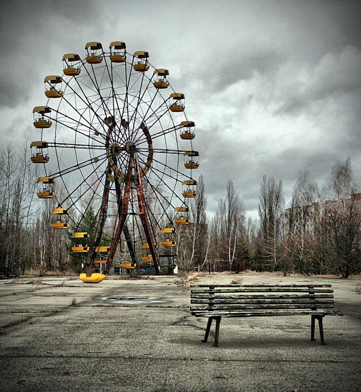 Pripyat chernobyl. Чернобыль зона отчуждения город Припять. Город призрак Чернобыль Припять. Чернобыль зона отчуждения город призрак.