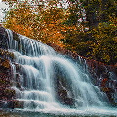 Осенний водопад в Яремче