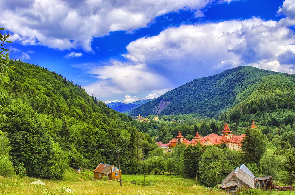 Село Яремче Карпаты