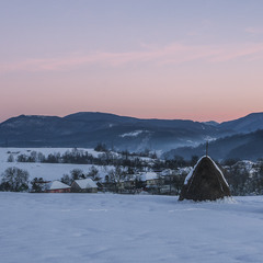 Село Солочин перед світанком...