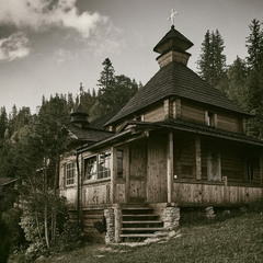 Церква в горах