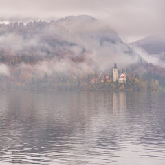Дощами вмите, туманом оповите