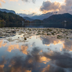 Сонце сідає