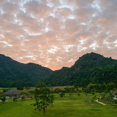 Вечер в горной Тайской деревне