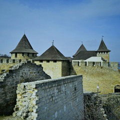На руїнах Хотинської фортеці