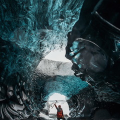 Льодяна печера в Ісландії