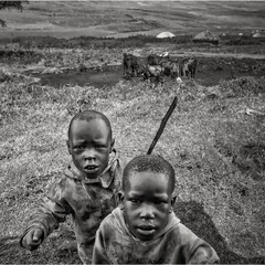 Дети Танзании...молодые пастухи.