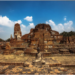 Ангко́р-Ват —гигантский индуистский храмовый комплекс в Камбодже, посвящённый богу Вишну.
