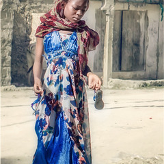 Девушка Танзании...(снято на iPhone 5 — смартфон ).