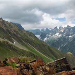 Вид на Гловний Кавказький хребет