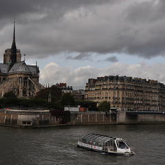 Вид с Набережной Сены на собор Парижской Богоматери