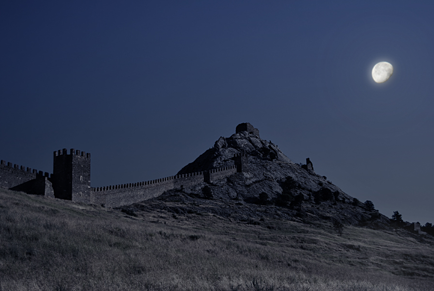 Moon castle. Крепость Луны.