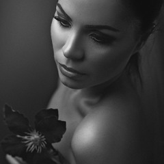 Портрет с цветком