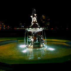 Журчання Риги нічної, мріятиметься буде і снитись