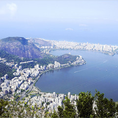 Вид на Ріо -де-Жанейро з гори Корковада