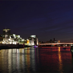 Темза в нічному Лондоні
