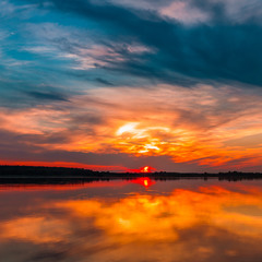 Закат над озером Черемошным