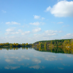 осіннє озеро