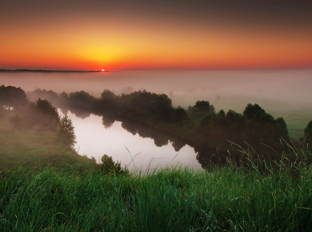 Рассвет на реке фото