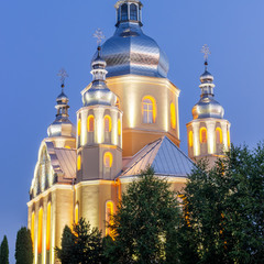Церква в селі Зубра