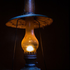 Стара лампа