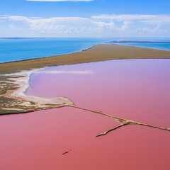 Розовое озеро вид с высоты