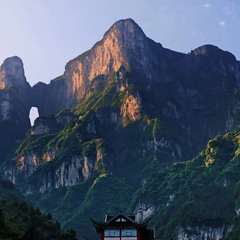 Небесна брама на горі Тяньмень у Китаї