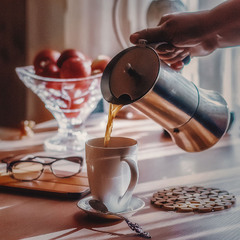 Настоящая любовь - это кофе, который вы готовите дома утром.