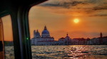 Розпечене сонце над розпеченою Венецією і лагуною .. вже йде на спочинок..