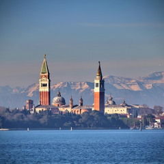 Місто, що бачить гори