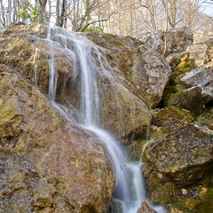 весенний водопад