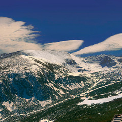 У гірському масиві Рила / Хмара "Гвинтокрил"