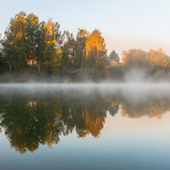 Ранковий туман на озері -2.