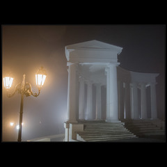 Туманная колоннада