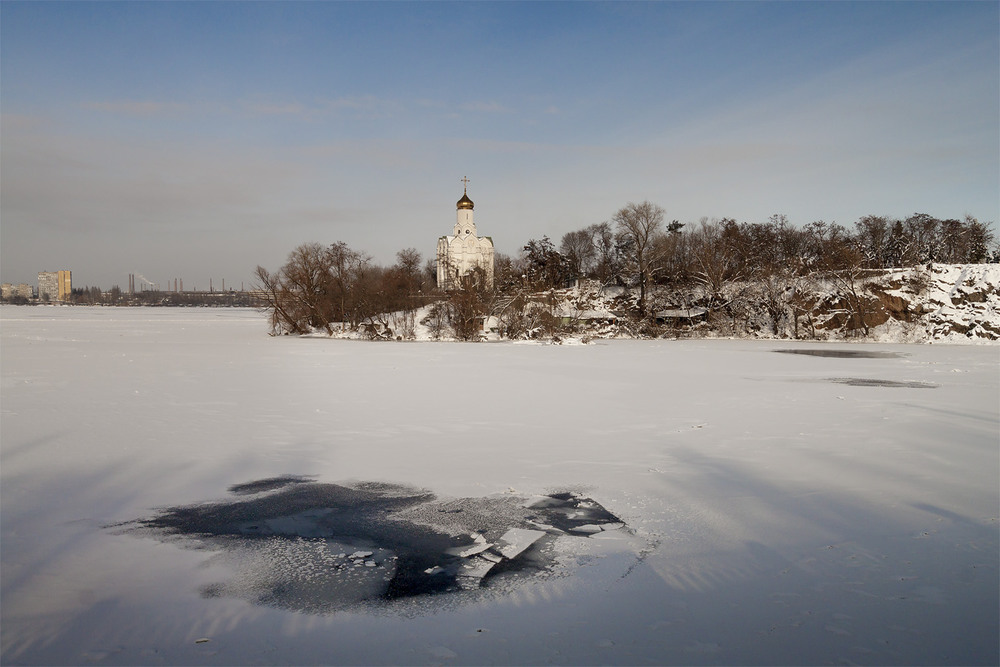 Замерзший днепр. Замерзший днепр. Днепр замерзает зимой или нет. Днепр замерзает зимой. Замерзший днепр.