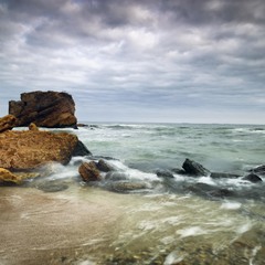 Море  камни
