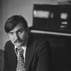 Володимир Івасюк (1976 рік), 4 березня - День народження композитора...