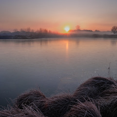 Ранкове зимове озеро